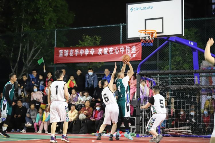 更是冲击多