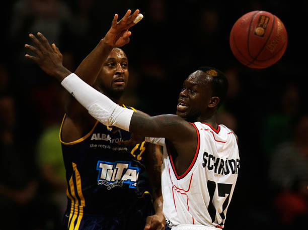 4决赛中 4决赛中