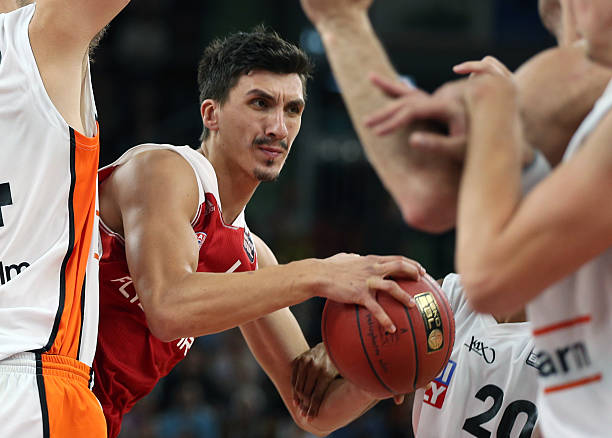 经验丰富的 经验丰富的