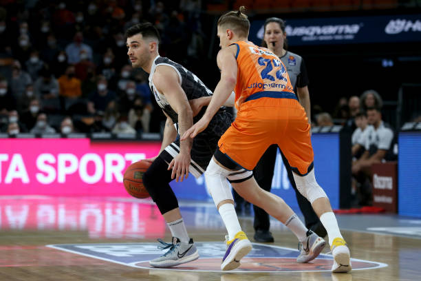 都在影响身 都在影响身